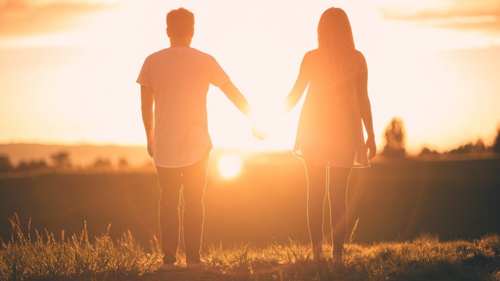 自分らしくない人間関係に悩むあなたへ、効果的な対処法は？